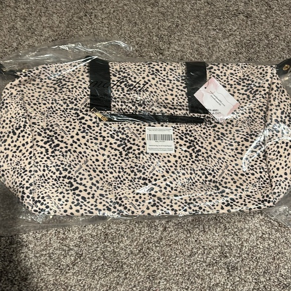 Mali + Lili Weekender Bag - Picture 4 of 5